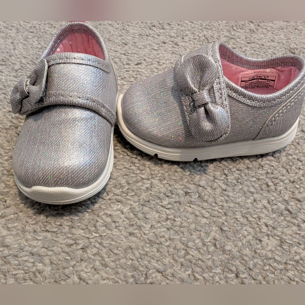 Girls Silver Sparkle Bow "Turbo" Shoes